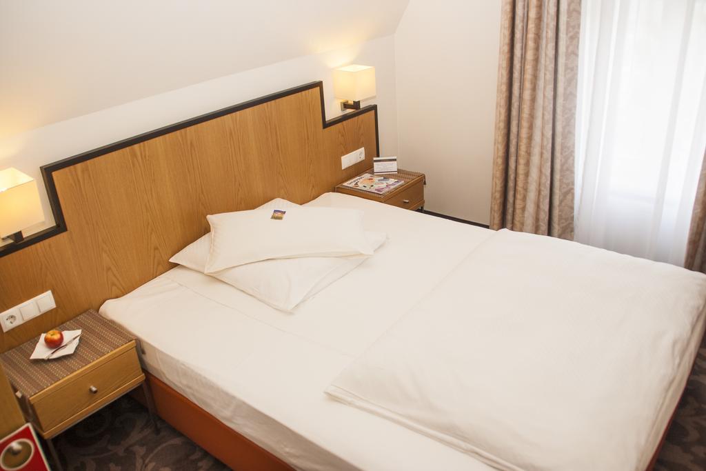 Hotel Haus Berlin Bonn Room photo